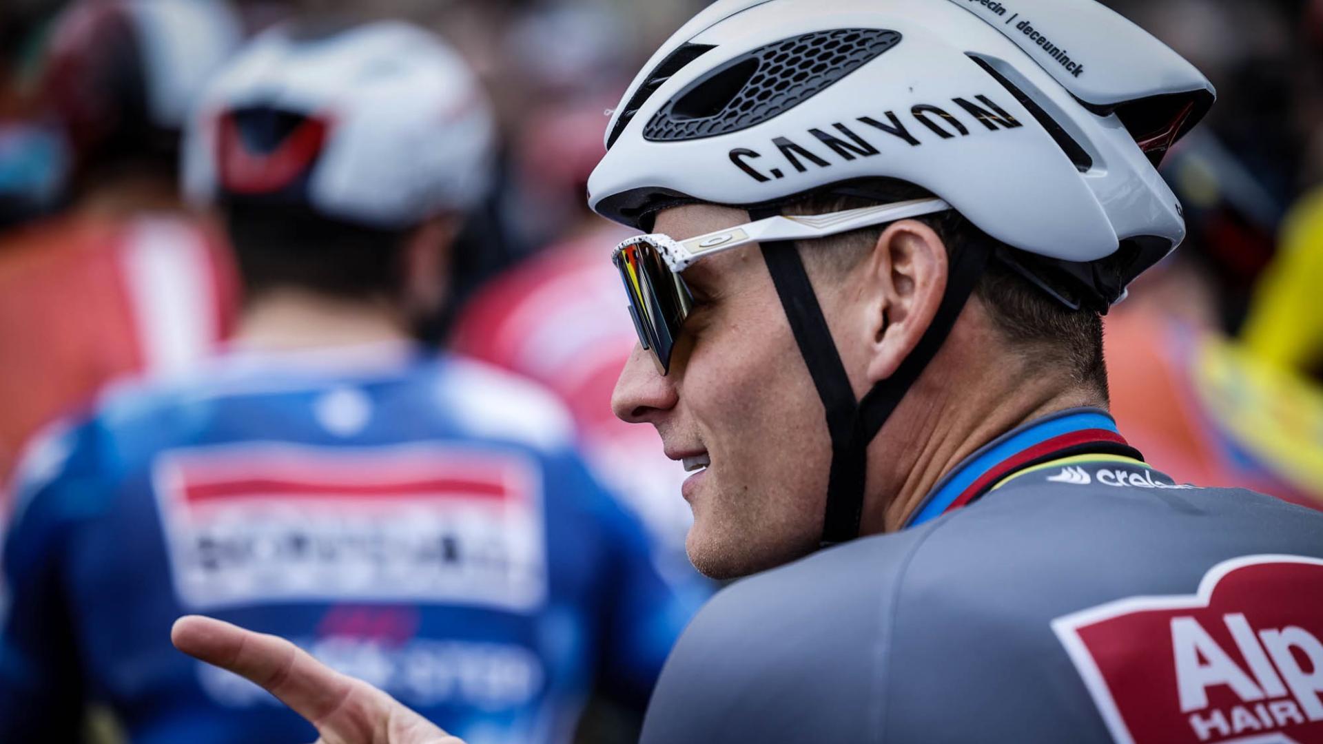 Fanoušek, který na Paris-Roubaix hodil bidon na Van der Poela, se sám udal policii!